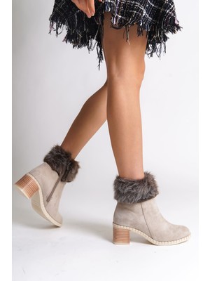 Pabucmarketi Krem Süet Fermuarlı Tüylü Kadın Topuklu Bot