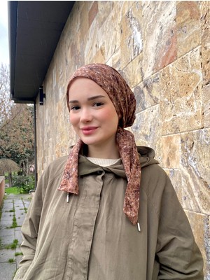 Anatölye Açık Kahverengi Çiçek Desen Tülbent Eşarp Bone - Kaymaz Terletmez (Kaymayan)