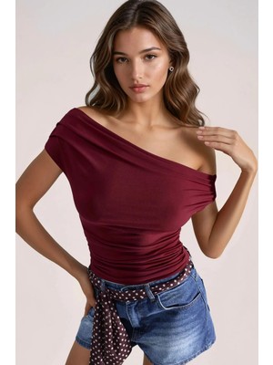 Hiccup Kadın Asimetrik Yaka Tek Omuz Sandy Bluz Bordo Kırmızı