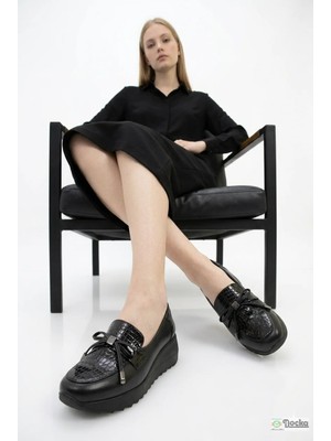 Mammamia Kadın Mevsimlik Ortopedik  Hakiki Deri Klasik Tarz Şık Dolgu Topuk Ayakkabı M27YA/3475