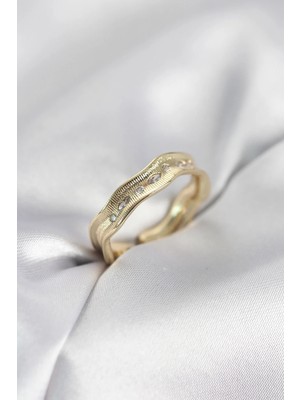 Esranın Dünyası Tegan Gold Renk Su Damlası Model Zirkon Taşlı Kadın Yüzük TG27BYK4123