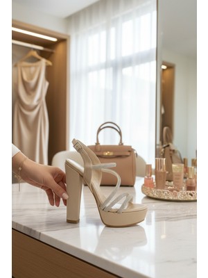 Enoch Çoklu Taşlı Şeritli Yüksek Platform Kalın Topuklu Ayakkabı