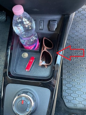 Akaslan Plastik Dacia Spring Orta Konsol Organizer Abs Baskı 00997 (Bu Ürün Sadece Plastik Parçadır - Almadan Önce Soru Sorabilirsiniz)