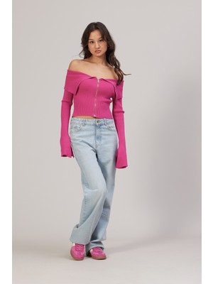 Nisan Triko Madonna Yaka Fermuarlı Triko