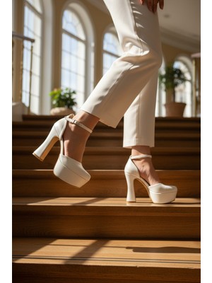 Enoch Kapalı Burunlu Simli Dokulu Yüksek Platform Abiye Ayakkabı