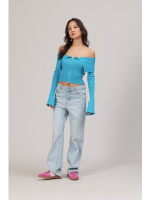 Nisan Triko Madonna Yaka Fermuarlı Triko