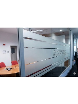 Ferizli Reklam Kumlama Folyo Buzlu Cam Filmi - Ofis ve Ev Için Gizlilik Sağlayan Kendinden Yapışkanlı Cam Dekoru