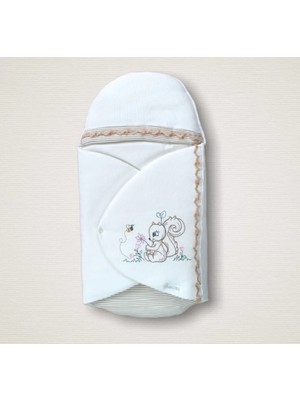 DMR Elegance Yenidoğan Minik Sincap Nakışlı Kundak Kız Bebek Battaniyesi Ekru