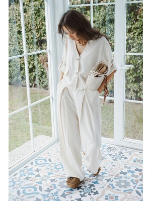 Nisan Triko Kısa Kollu Düğmeli Bluz