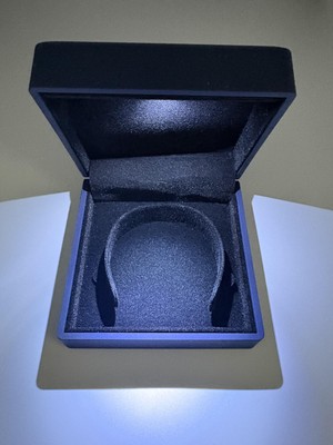 LED Işıklı Kelepçe Bilezik Kutusu