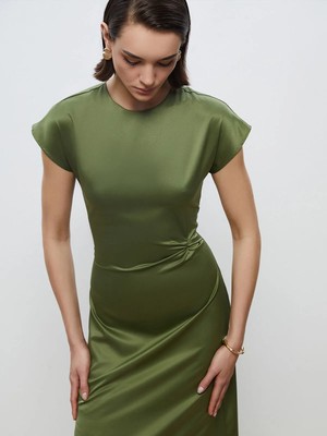 Lc Waikiki Yeni Sezon Bisiklet Yaka Saten Elbise