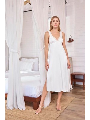 Fantastik Store Arias Closet Dantelli ve Dekolteli Yırtmaçlı Gecelik