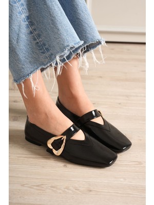 Shemard Kadın Siyah Babet Rugan Kalp Tokalı Ortopedik Rahat