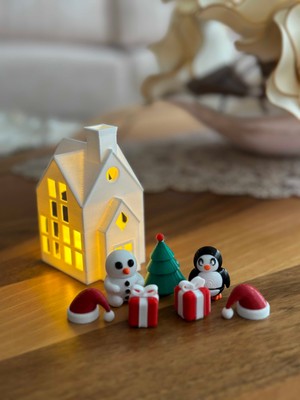 Figürlab Kış Evi Temalı Dekor Seti LED Işıklı Ev, Kardan Adam, Hediye Kutusu, Penguen, Ağaç, Yılbaşı Şapkası