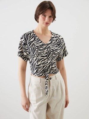 Lc Waikiki Yeni Sezon V Yaka Zebra Desenli Bluz