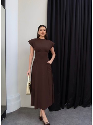 Esra Helvacı Bel Oturtmalı Vatkalı Elbise