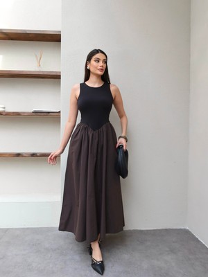 Esra Helvacı Sıfır Kol Cepli Kloş Elbise