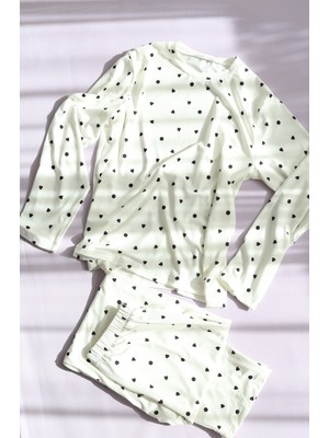 Lovenel Beyaz Uzun Kollu Kalpli Puantiyeli Pijama