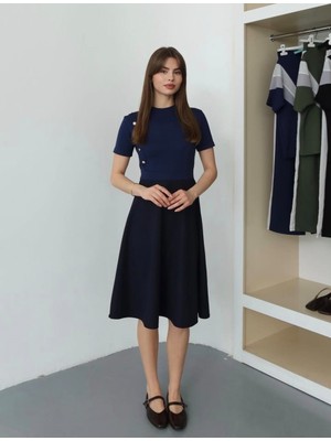 Qimya Butik Şans Life Kadın Düğme Detaylı Üstü Penye Altı Pamuk Kumaşlı Kısa Kollu Ara Boy Elbise