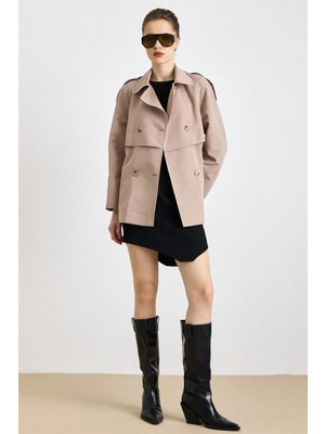 Olcay Pelerin Detaylı Su İtici Özellikli Astarsız Kısa Trençkot VİZON 6835