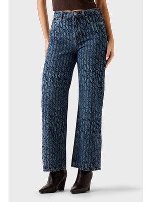 Guess Indigo Tamamı Logolu Relaxed Fit Yüksek Bel Geniş Paça Jean W6RA1AD6851 Bayan Kot Pantolon W6RA1A D6851 Tkm0