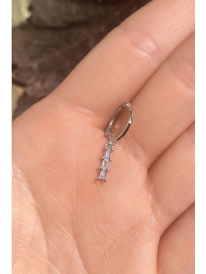 Spossy Silver Jewelry Baget Taşlı Sannaltılı Piercing Küpe