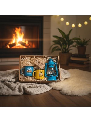 Argeus Evde Kamp Keyfi Hediye Seti - Retro Fener ve Emaye Bardaklar (3 Parça)