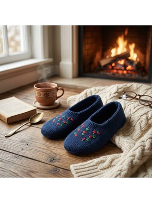 Robotel El Örmesi Çiçek Nakışlı Lacivert Yün Tuşeli Patik