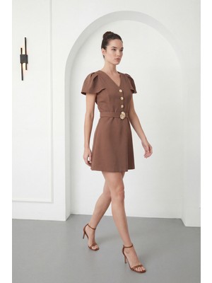 Lafaba Kadın Kahverengi V Yaka Kısa Kollu Düğme Detay Mini Davet Elbisesi