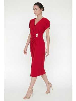 Lafaba Kadın Kırmızı Kruvaze Yaka Aksesuar Detay Midi Davet Elbisesi