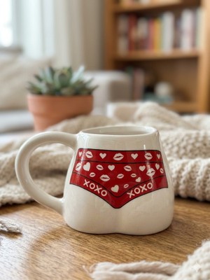 Palto Tasarım Xoxo Bikinili El Yapımı Beyaz Parlak Popo Kupa - El Işçiliği Hediyelik Kupa Bardak Mug