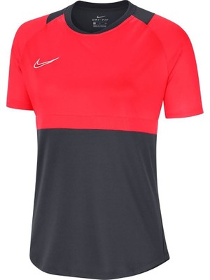 Nike Dry-Fit Academy Kadın Tişörtü Gri - Kırmızı Nefes Alabilir Kumaş İle Rahat Tasarım