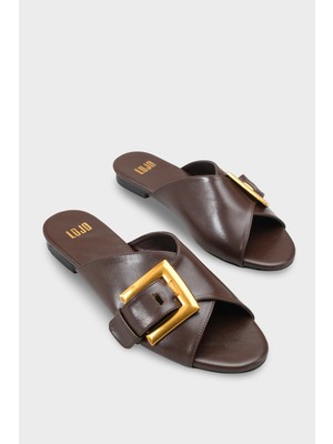 LOJO Kadın Oval Burun Önü Açık Altın Kemer Tokalı Günlük Terlik Atrani Kahve