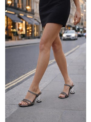 ModaOnn Kadın Şeffaf Topuklu Taş Bantlı Kadın Terlik