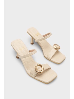 LOJO Kadın Altın Kemer Toka Detaylı Bantlı Günlük Topuklu Terlik Ligas Bej Kroko