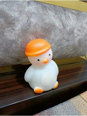 Ett Dekoratif Işıklı Kardan Adam Figürü