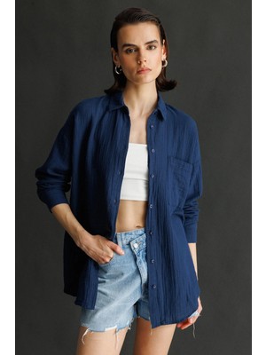 3833 Kadın Oversize Cepli Müslin Gömlek Lacivert