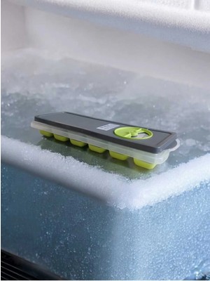 Mikasso Buz Kalıbı Silikonlu Renkli Yapışmaz Kolay Su Doldurulabilir 12 Bölmeli Kapaklı 1 Adet Silikon