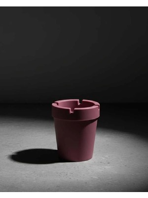 Mikasso Kokusuz Küllük, Bardak Araç Plastik Küllüğü Plastik Kırmızı Oval