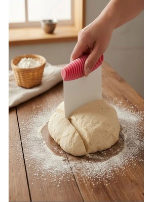 Mikasso Hamur Kesme- Kazıma Spatulası, Yeni Nesil Hamur Kesme Bıçağı, Hamur Kazıma Spatulası, 12 cm Belirtil