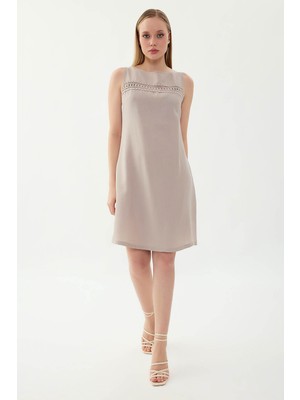 Vitrin Sıfır Kol Güpürlü Elbise