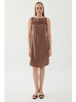 Vitrin Sıfır Kol Güpürlü Elbise