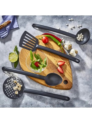 Mikasso 4 Parça Yanmaz Yapışmaz Teflon Kevgir, Kepçe, Kaşık, Spatula Seti Siyah-Gri Plastik Siyah