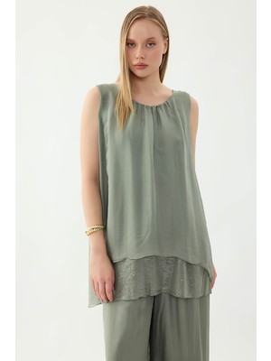 Vitrin Sıfır Kol Etek Ucu Pullu Ipek Bluz