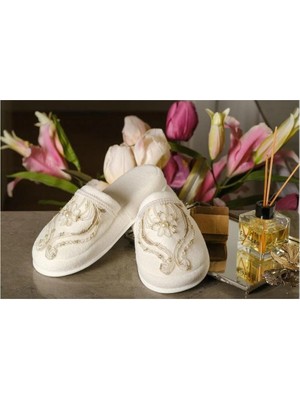 Finezza Queen Pamuk Incili Aplikeli Krem Havlu Terlik 38-40 Numara 1227