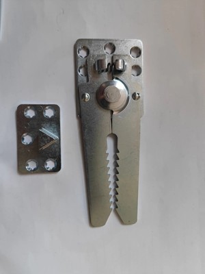 Mikasso Metal Köşe Koltuk Birleştirici Aparatı (Timsah) - L Koltuk Birleştirme Aparatı Kapalı Yay Gümüş