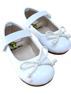 Caretta 2517 Çocuk Rugan Baletli Bıyık Fiyonklu Babet Beyaz