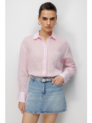 Mixray 4644 Kadın Kabartma Çizgili Transparan Basic Gömlek Pembe