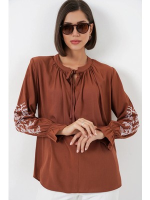 Hiccup Kadın Bdart Bağcıklı Nakışlı Bisiklet Yaka Bluz Tuğla Kırmızısı