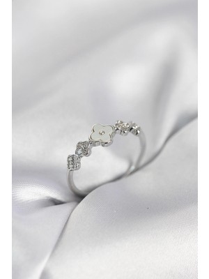 Marsilyan Gümüş Renk Minimal Yonca ve Zirkon Taşlı Kadın Yüzük - TJ-BYK4057